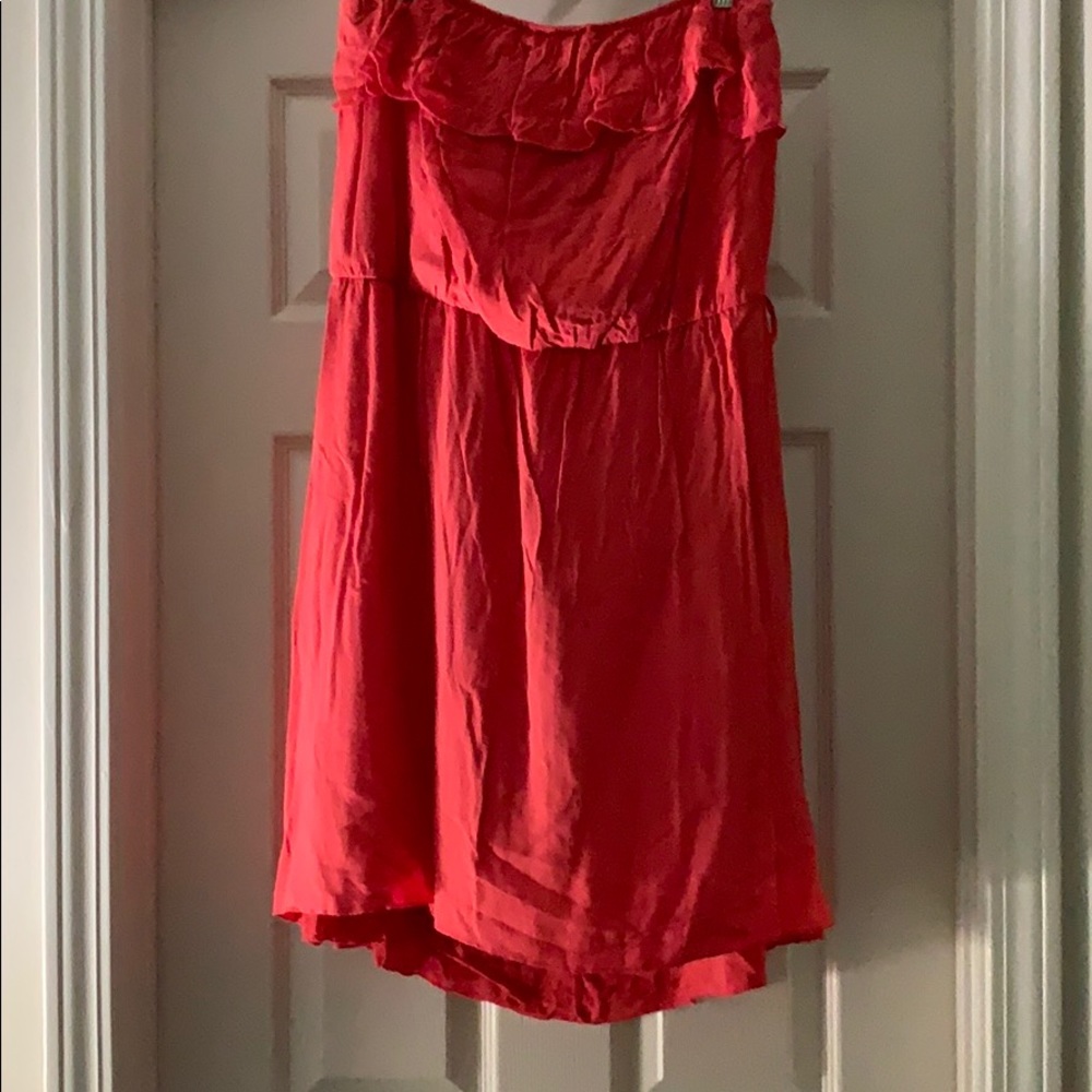 CORAL HIGH LOW STRAPLESS DRESS